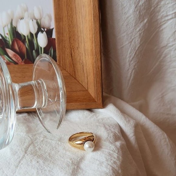 NEW 18K Gold Plated Round Pearl Ring - Picture 2 of 8